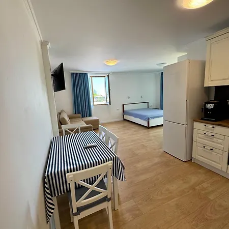 Kavatsi Holidays & With Sea View Apartmán